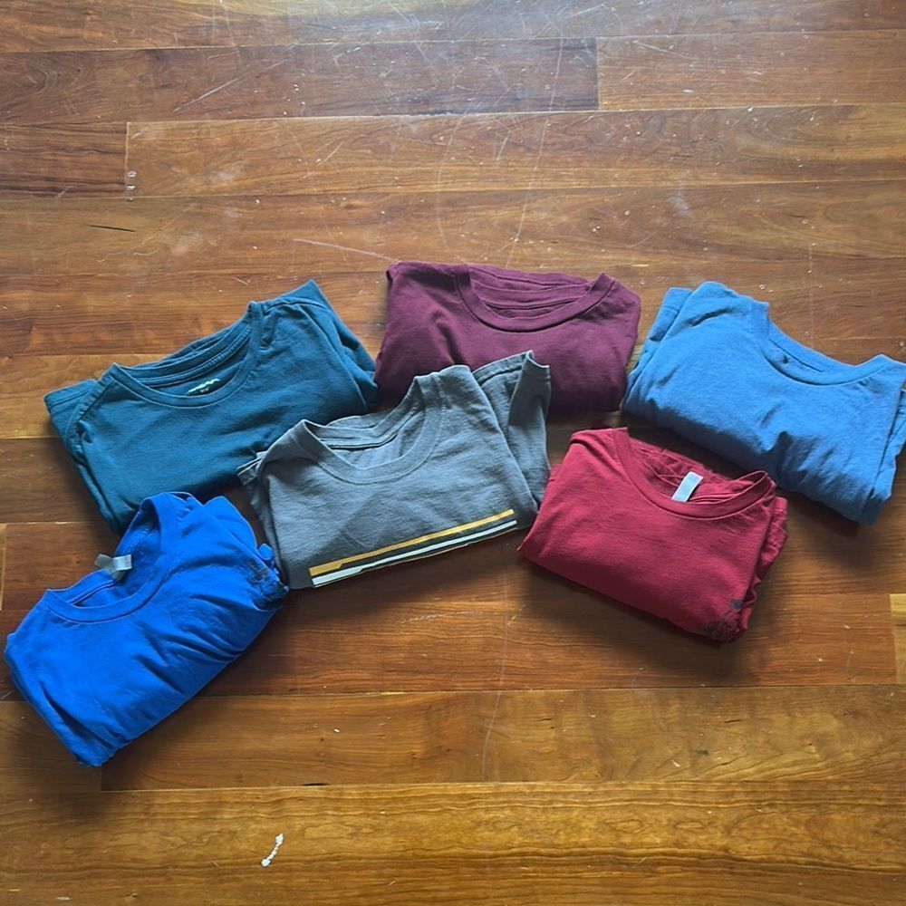 Lot of 6 Colorful Graphic and Solid T-Shirts